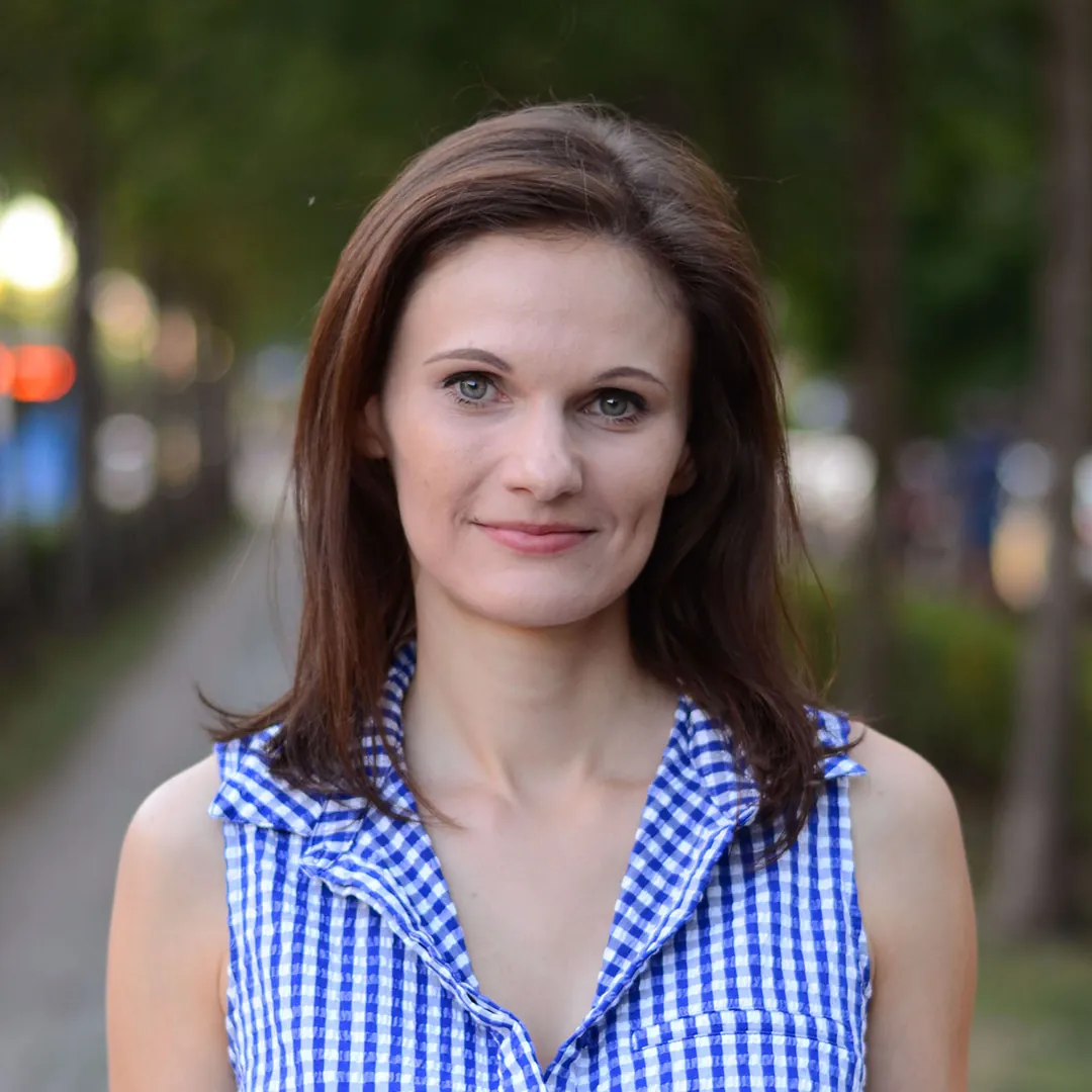 Dékány Eszter grafikus névjegy